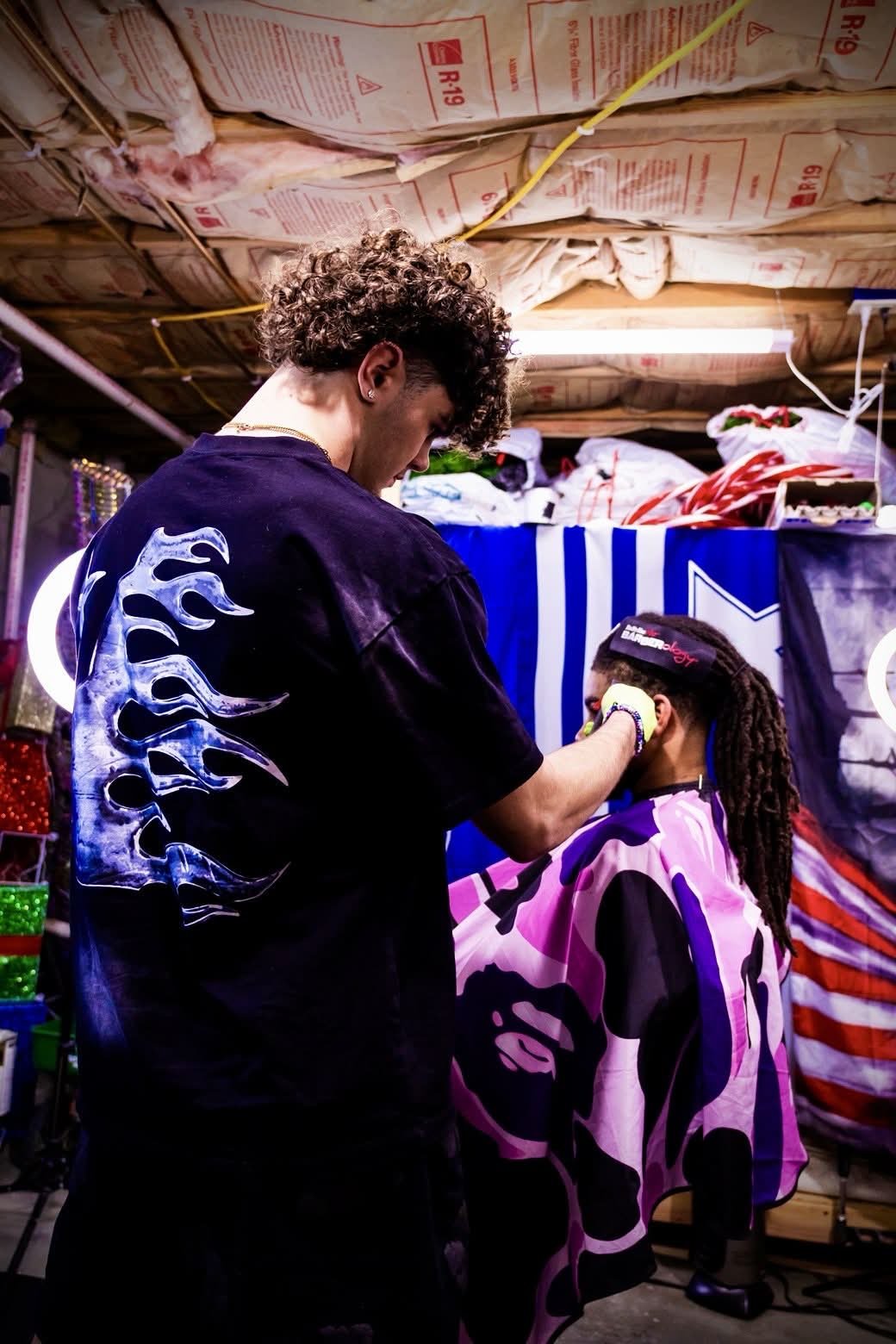 Ryan edging up a client with locs